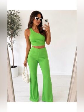 ZARA Neon Green Two Piece Pant Set Size Medium